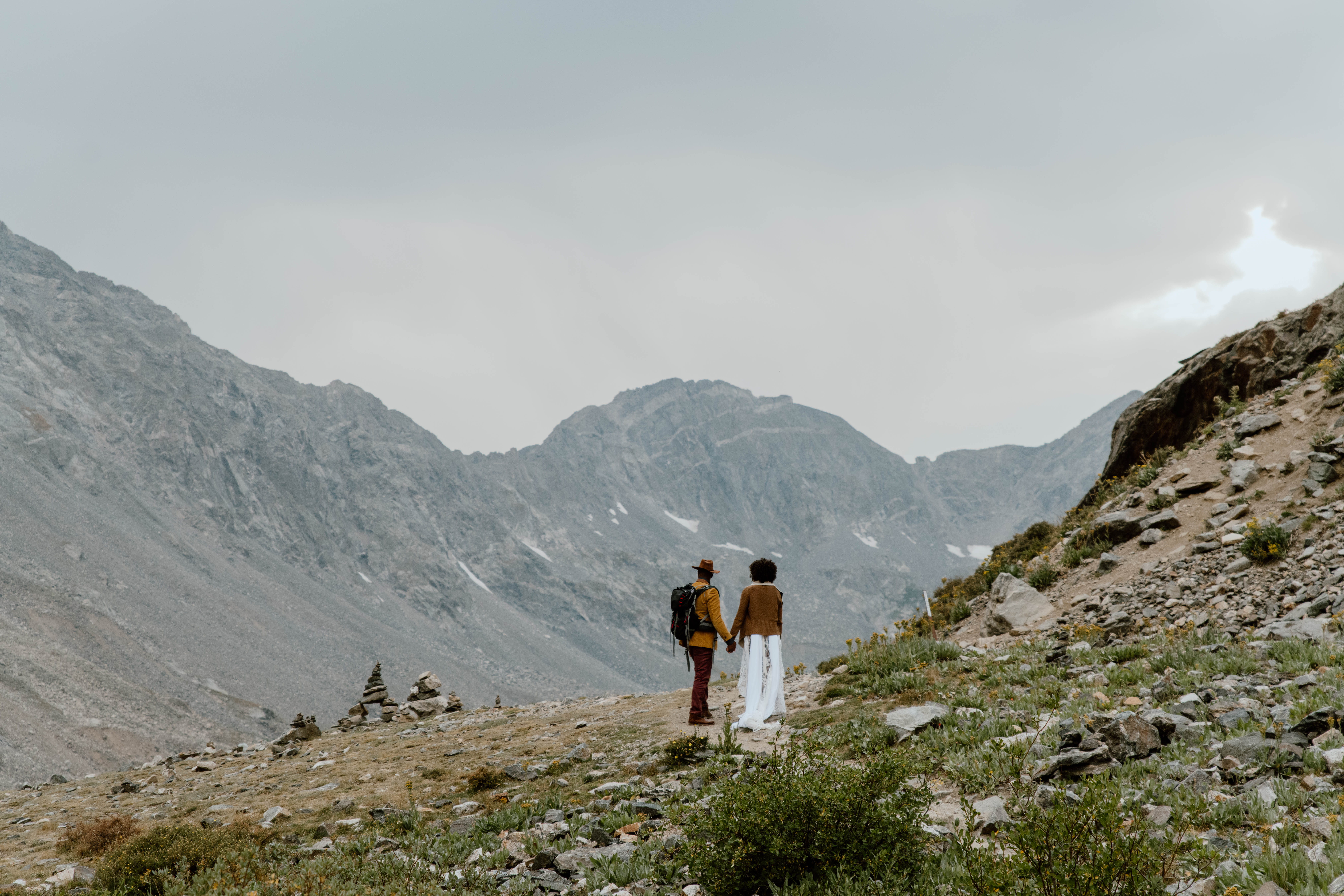 A couple ventures off on a Colorado hiking elopement