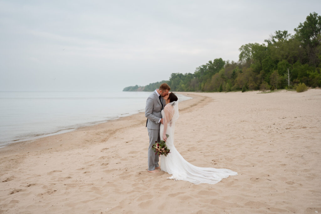 Door-County-WI-Elopement_-42-1024x683
